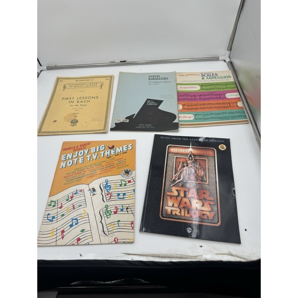 Lot of 5 Vintage Piano Books Star Wars T.v. Them and Scales Sheet music beginner